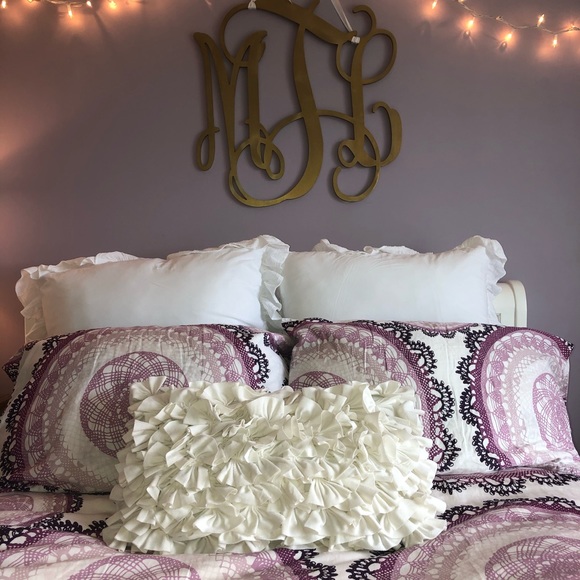 Cynthia Rowley Other - White Textured Decorative Pillow